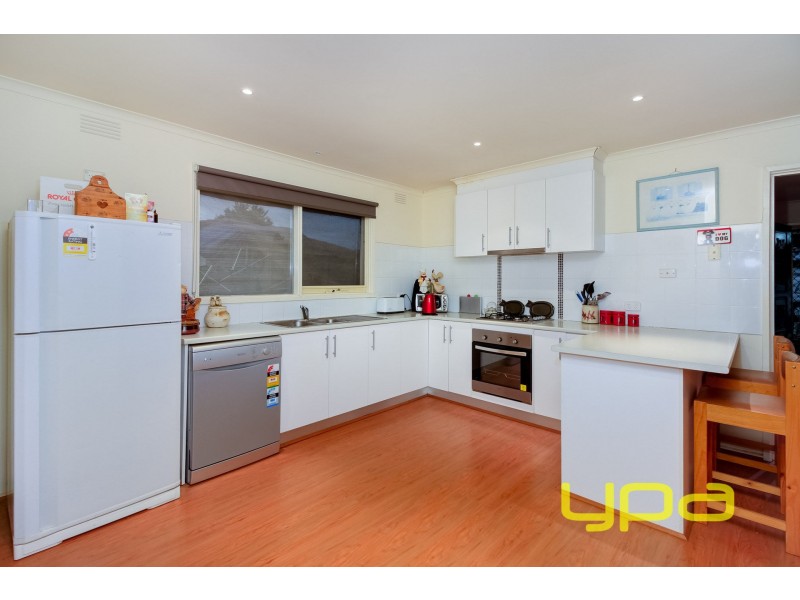 3 Landau Place, Melton West VIC 3337