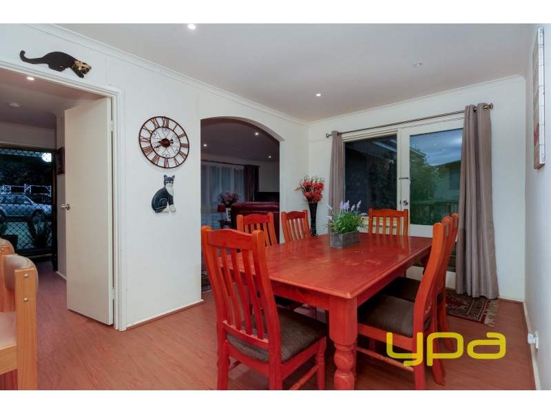 3 Landau Place, Melton West VIC 3337