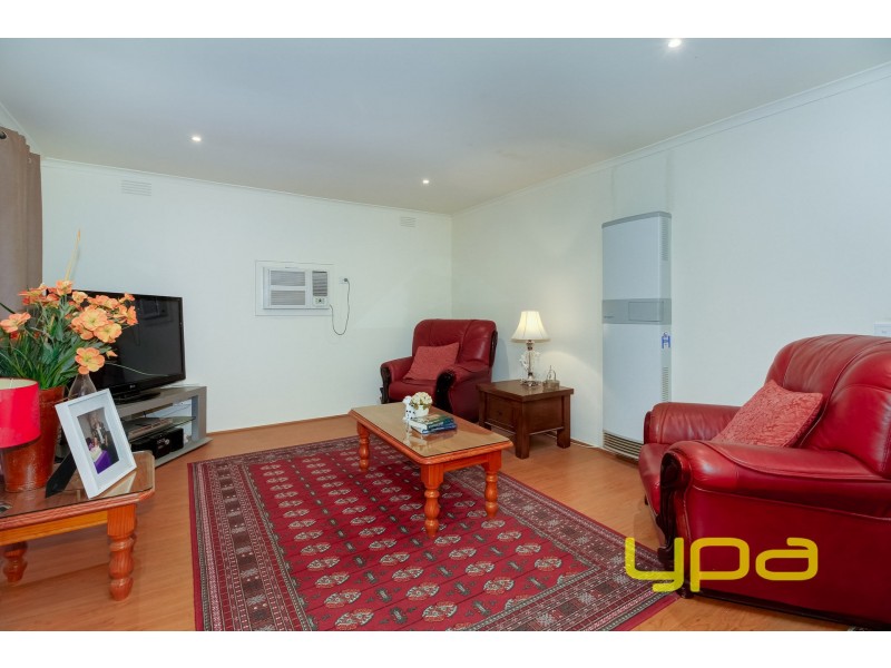 3 Landau Place, Melton West VIC 3337