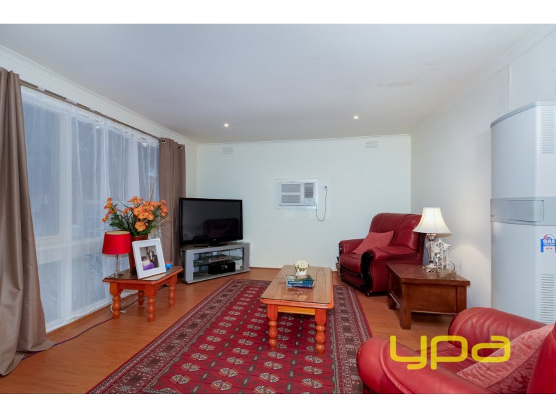 3 Landau Place, Melton West VIC 3337