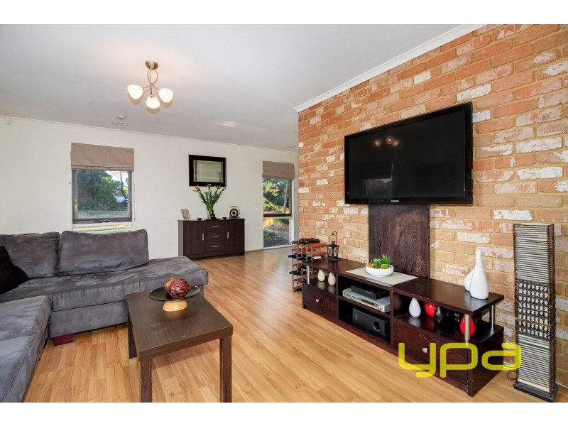 34 Pennyroyal Crescent, Kurunjang VIC 3337