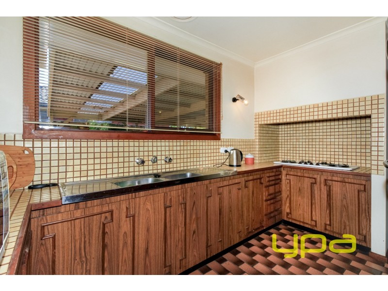 15 Morris Street, Melton South VIC 3338