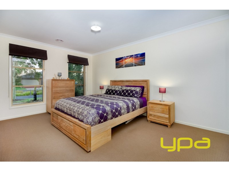 33 Castletown Boulevard, Melton South VIC 3338