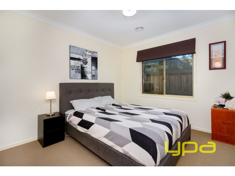 33 Castletown Boulevard, Melton South VIC 3338