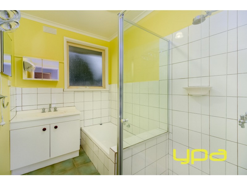 40 Quail Crescent, Melton VIC 3337