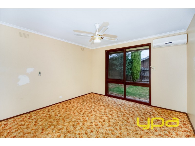 2 Grenville Place, Melton West VIC 3337