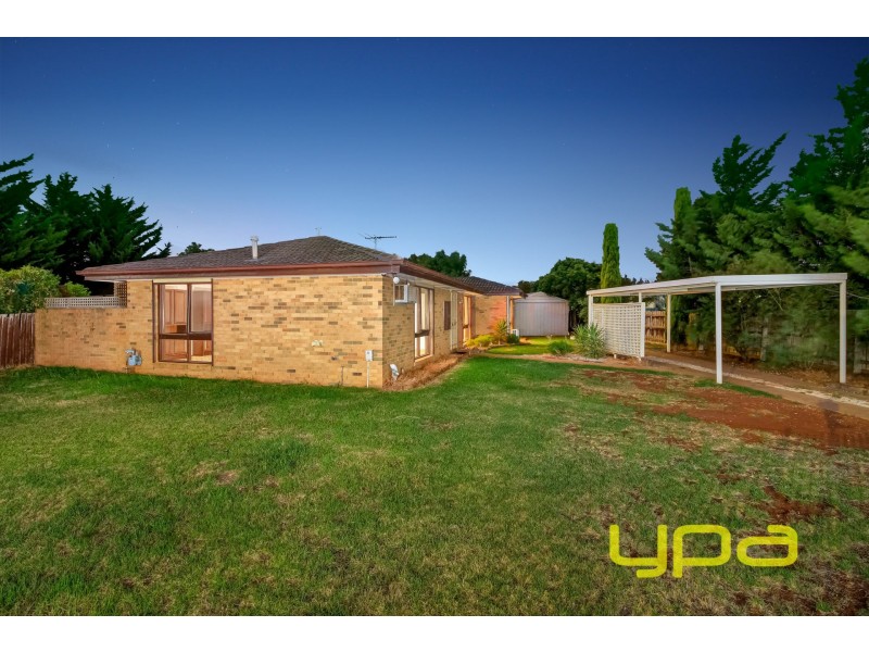 2 Grenville Place, Melton West VIC 3337