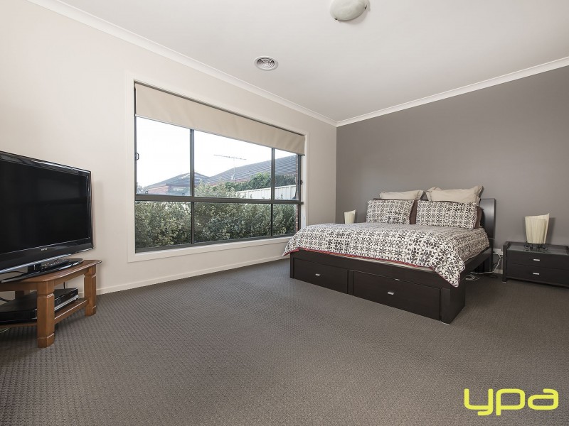 2/25 Lomandra Bowl, Melton West VIC 3337