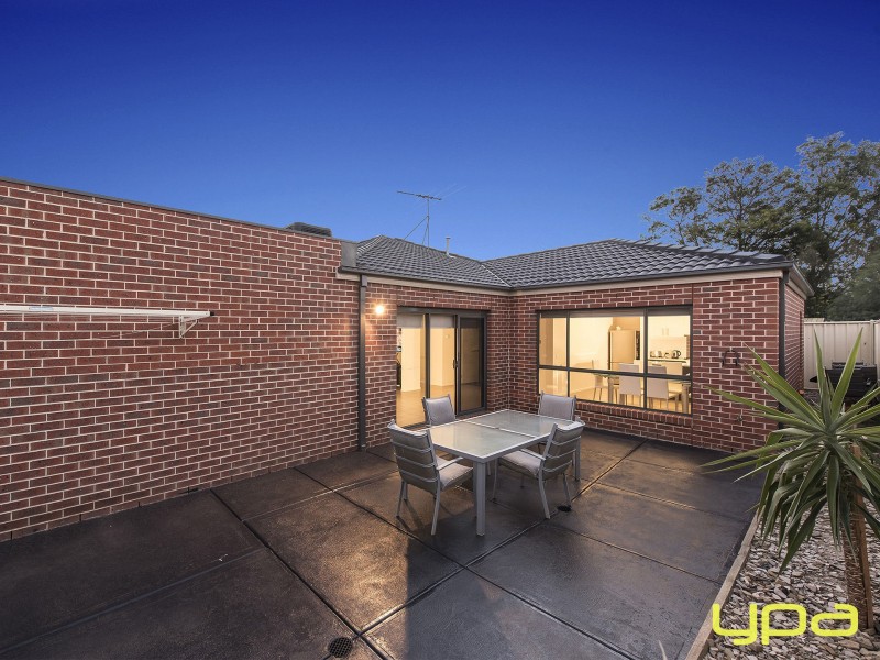 2/25 Lomandra Bowl, Melton West VIC 3337