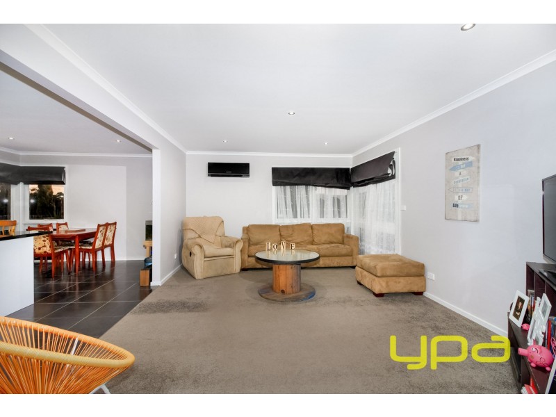 43 Vista Drive, Melton VIC 3337