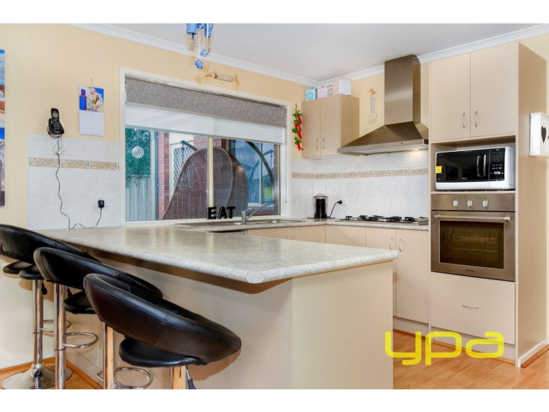 34 Fiddlewood Turn, Melton West VIC 3337