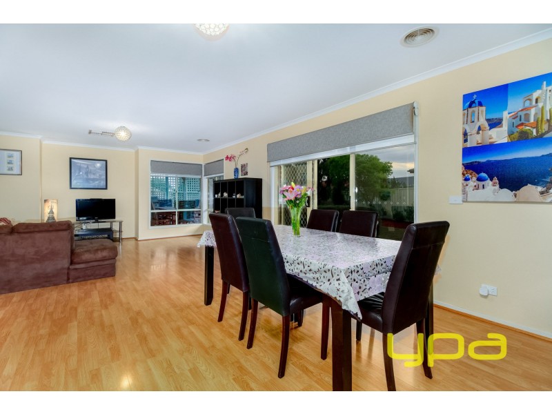 34 Fiddlewood Turn, Melton West VIC 3337