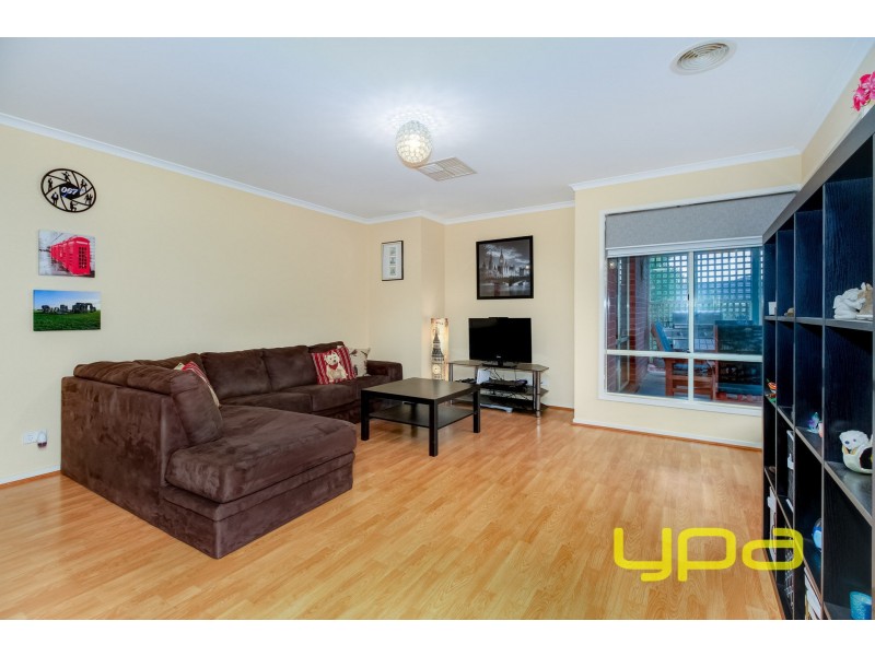 34 Fiddlewood Turn, Melton West VIC 3337