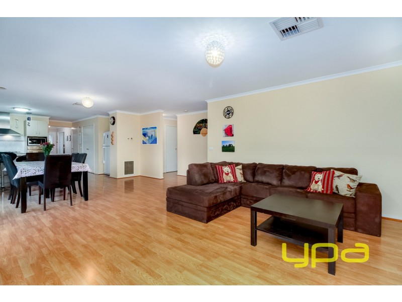 34 Fiddlewood Turn, Melton West VIC 3337