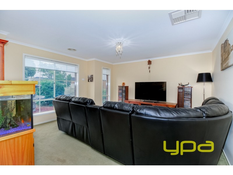 34 Fiddlewood Turn, Melton West VIC 3337