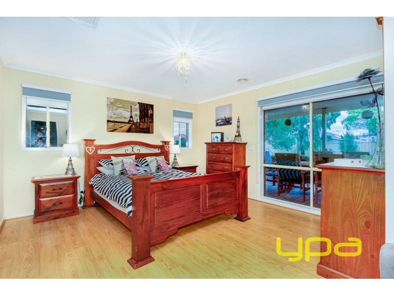 34 Fiddlewood Turn, Melton West VIC 3337