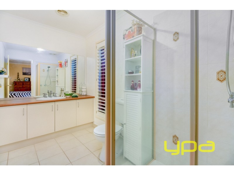 34 Fiddlewood Turn, Melton West VIC 3337