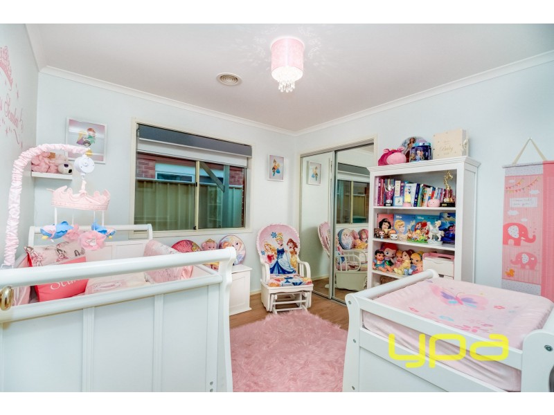 34 Fiddlewood Turn, Melton West VIC 3337