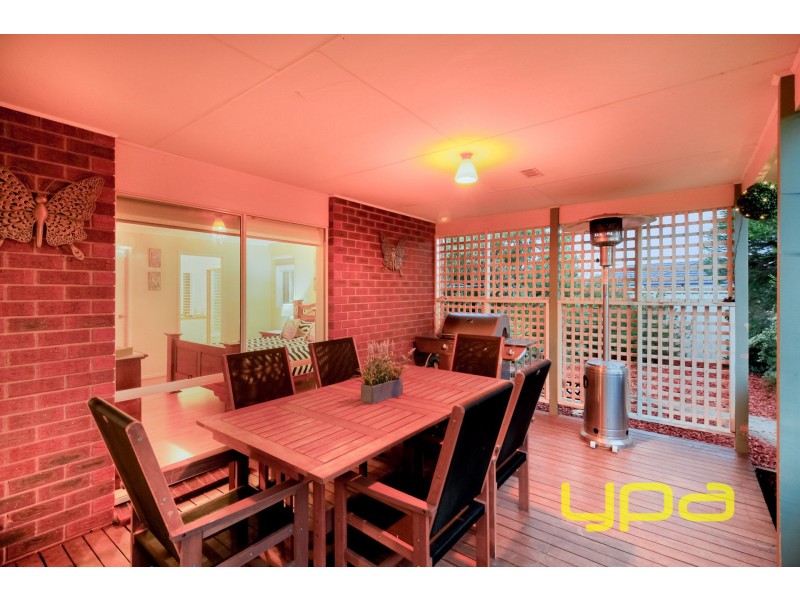 34 Fiddlewood Turn, Melton West VIC 3337