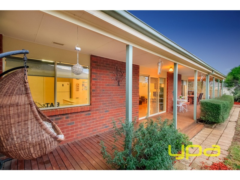 34 Fiddlewood Turn, Melton West VIC 3337