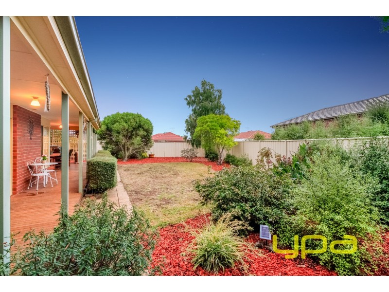 34 Fiddlewood Turn, Melton West VIC 3337