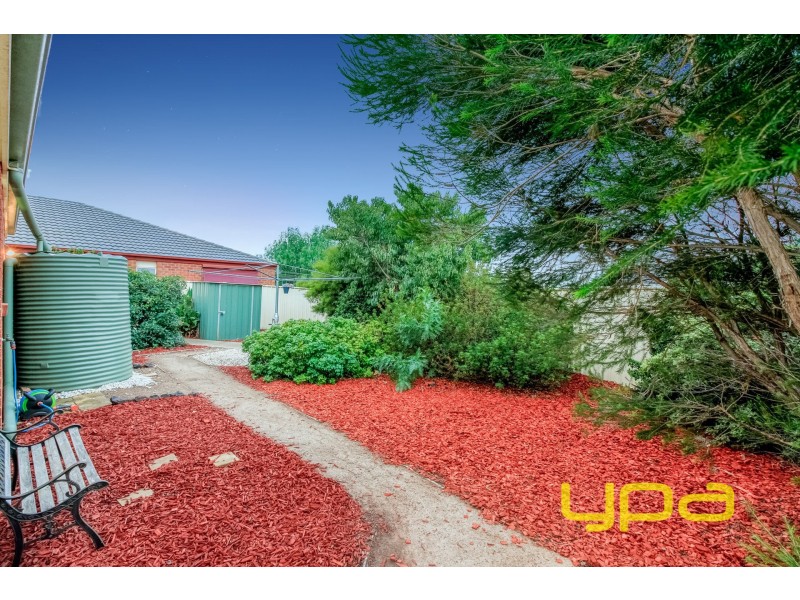 34 Fiddlewood Turn, Melton West VIC 3337