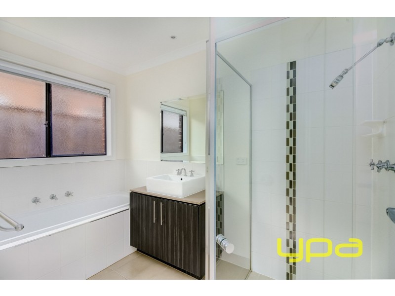 5 Andreas Court, Melton West VIC 3337