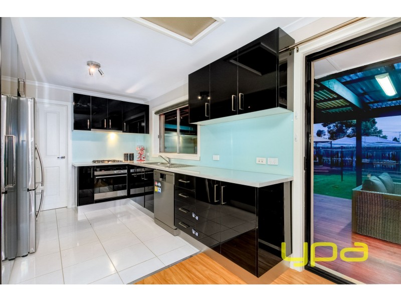 35 Grace Street, Melton South VIC 3338