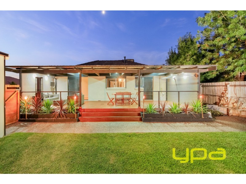 35 Grace Street, Melton South VIC 3338