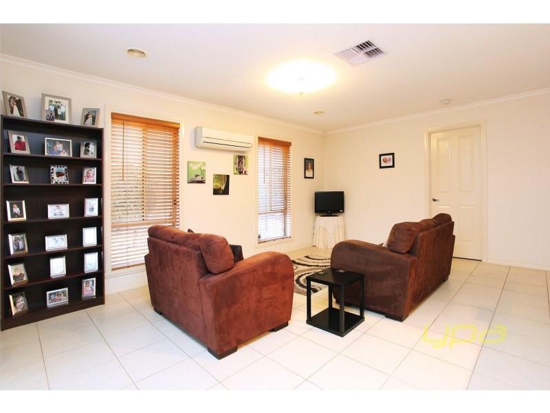 10 Kingston Rule Street, Kurunjang VIC 3337