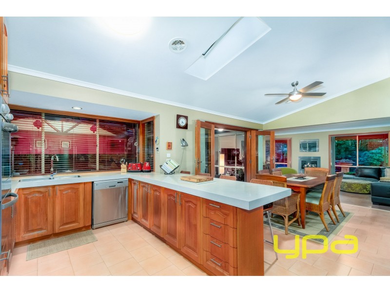 10 Galilee Boulevard, Melton West VIC 3337