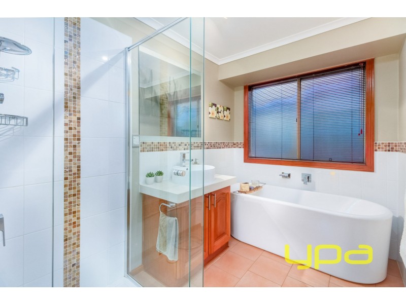 10 Galilee Boulevard, Melton West VIC 3337