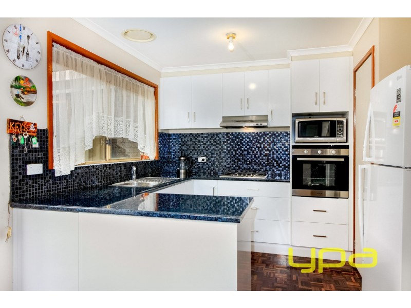 4/1 Reserve Road West, Melton VIC 3337