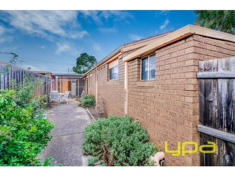 4/1 Reserve Road West, Melton VIC 3337