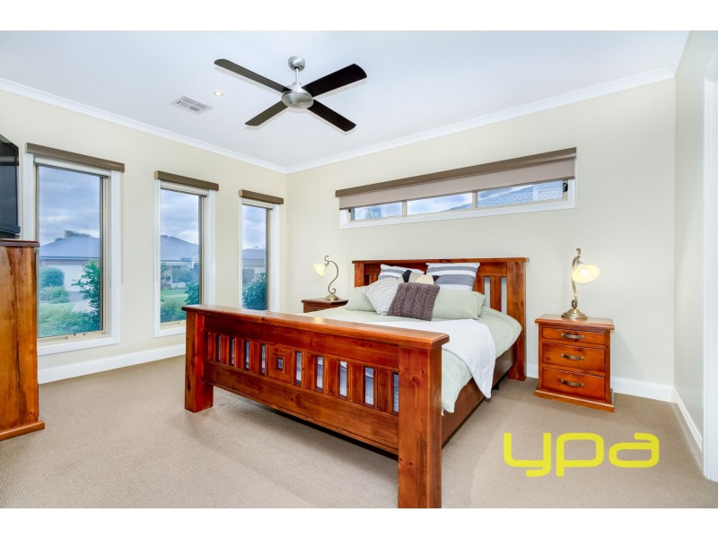 14 Desert Gum Way, Brookfield VIC 3338