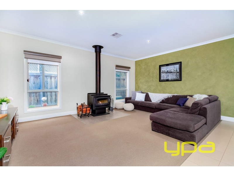 14 Desert Gum Way, Brookfield VIC 3338