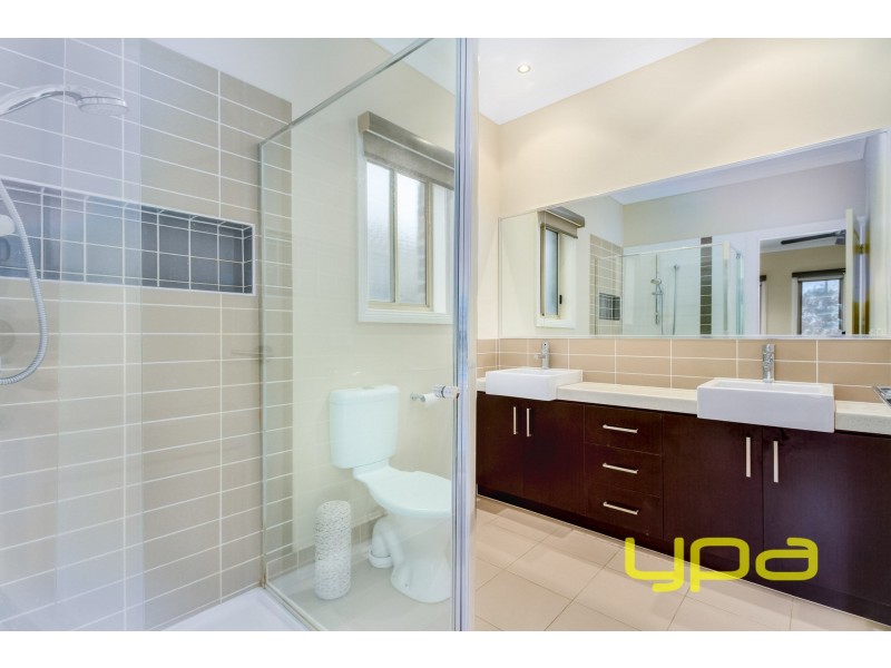 14 Desert Gum Way, Brookfield VIC 3338