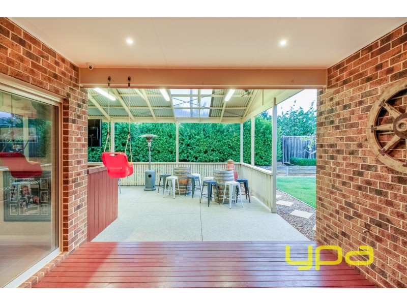 14 Desert Gum Way, Brookfield VIC 3338