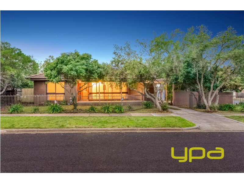 34 Rathdowne Circuit, Melton West VIC 3337