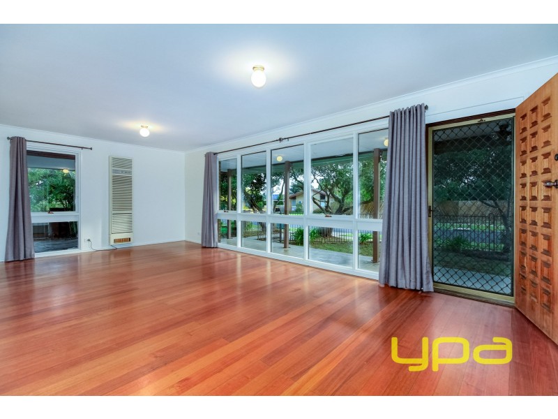 34 Rathdowne Circuit, Melton West VIC 3337