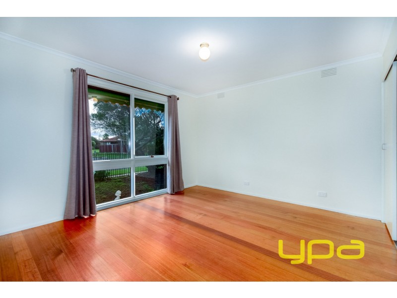 34 Rathdowne Circuit, Melton West VIC 3337