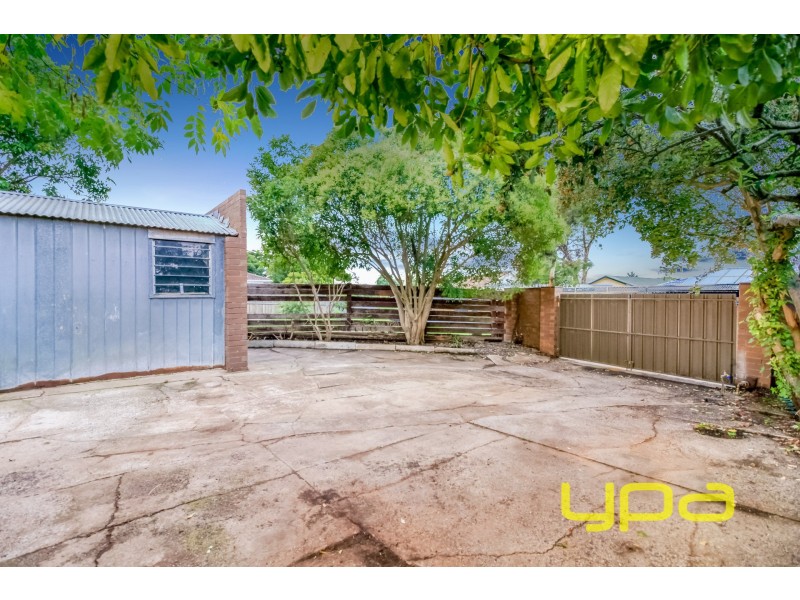 34 Rathdowne Circuit, Melton West VIC 3337
