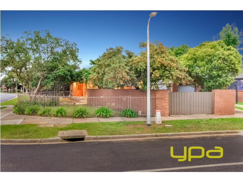 34 Rathdowne Circuit, Melton West VIC 3337