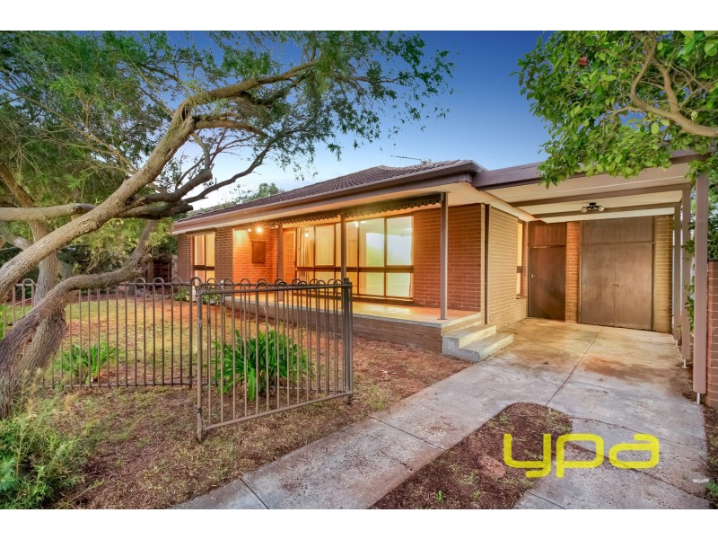 34 Rathdowne Circuit, Melton West VIC 3337