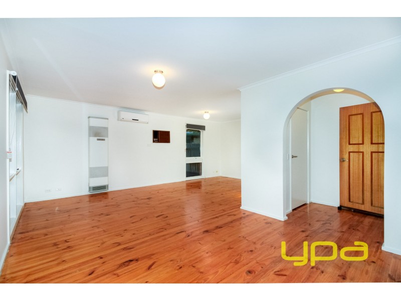 41 Connel Drive, Melton South VIC 3338