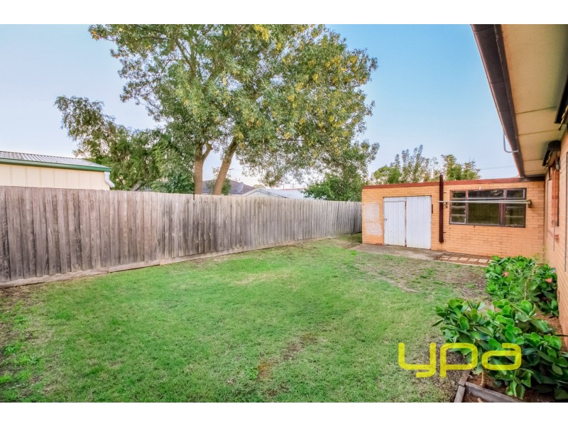 41 Connel Drive, Melton South VIC 3338