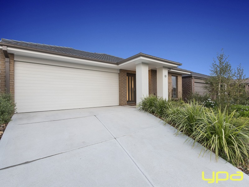 13 Burrawang Close, Brookfield VIC 3338