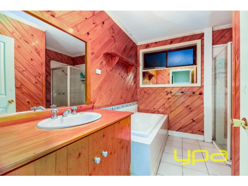 28 Exford Road, Melton South VIC 3338