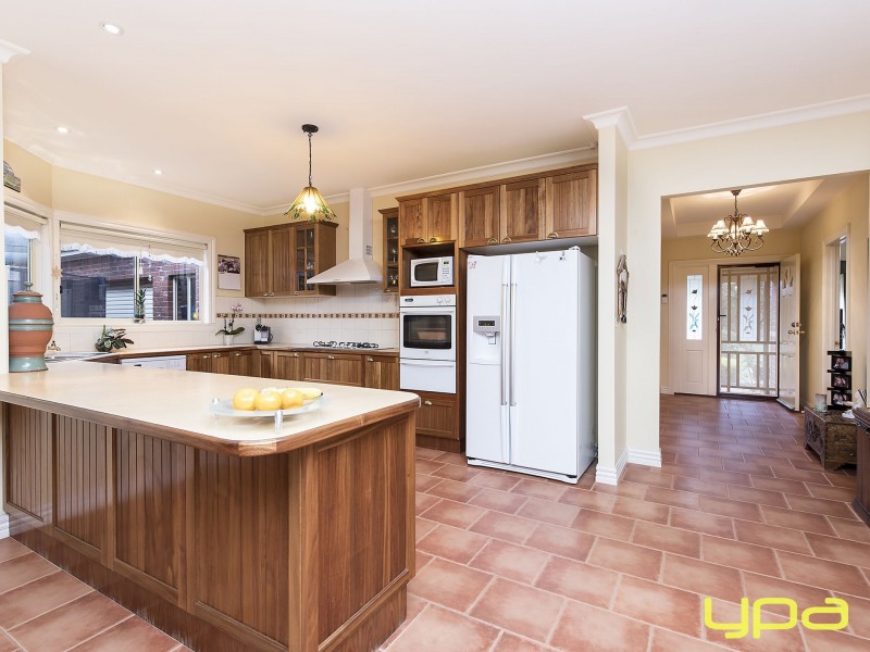 1 Stirling Terrace, Melton West VIC 3337