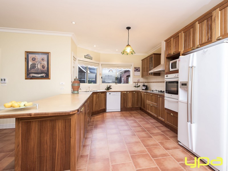 1 Stirling Terrace, Melton West VIC 3337